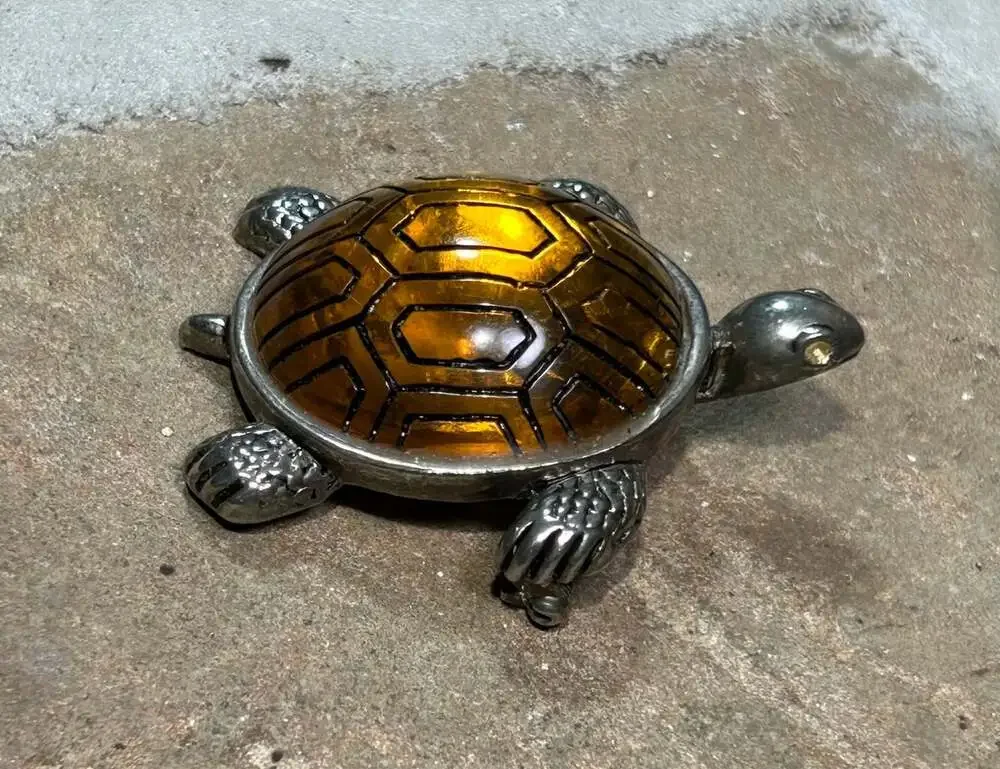 Vintage Amber Lucite Silver Tone Turtle Tortoise Pin Brooch